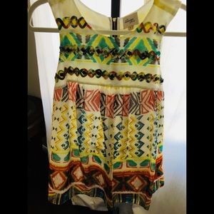 Sleeveless multicolored top